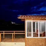 House Retreat Modern, Cozy & Steps To The Sea * 피에르