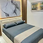 House Retreat Modern, Cozy & Steps To The Sea 펜션